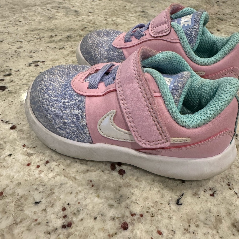 Nike pink Velcro sneakers toddler size 6 - Picture 3 of 8